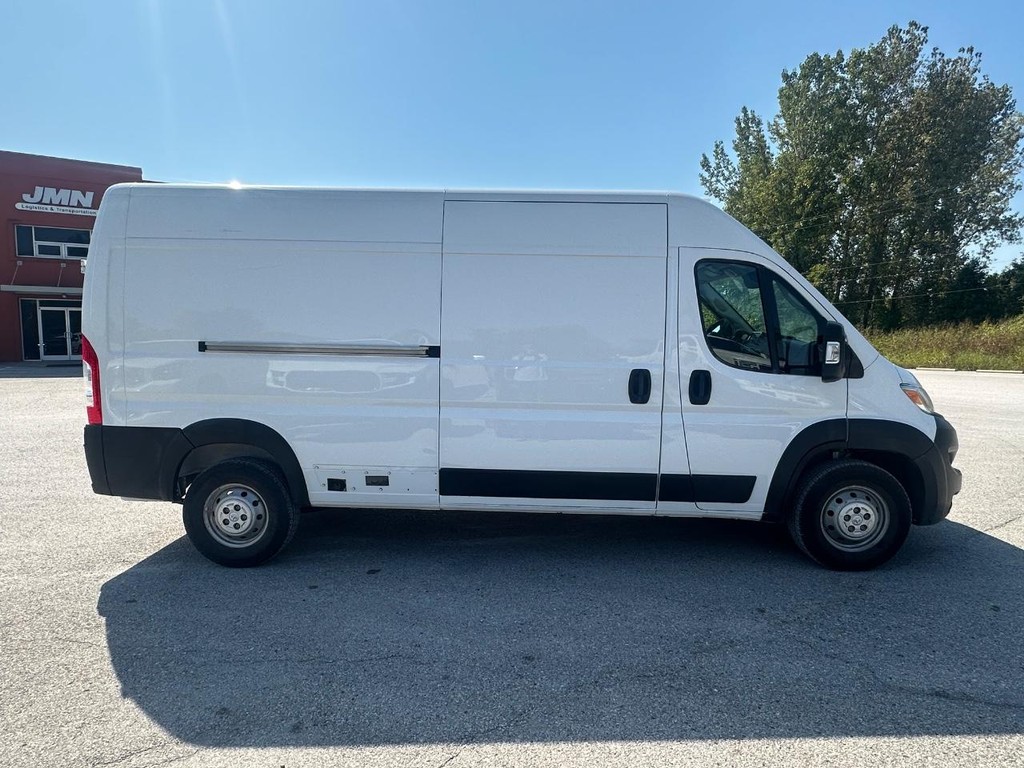Ram ProMaster Cargo Van Vehicle Full-screen Gallery Image 3