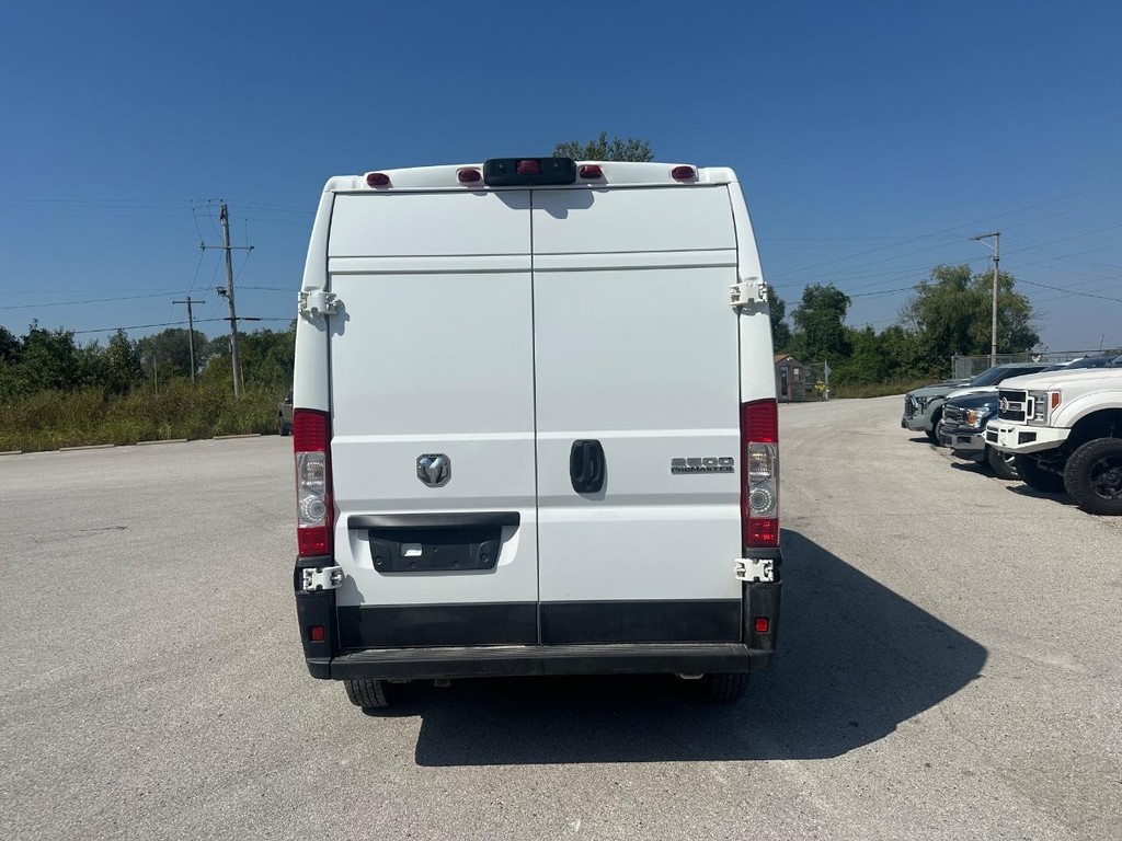 Ram ProMaster Cargo Van Vehicle Full-screen Gallery Image 5