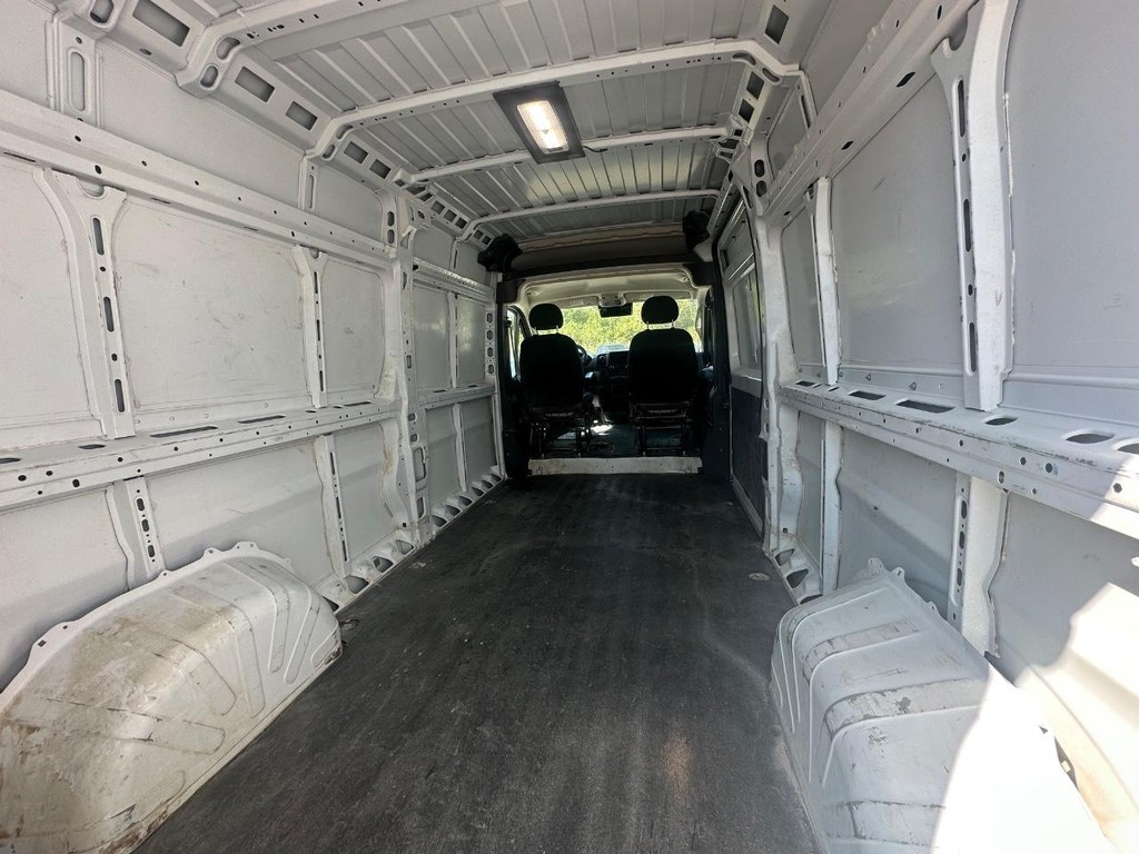 Ram ProMaster Cargo Van Vehicle Full-screen Gallery Image 29