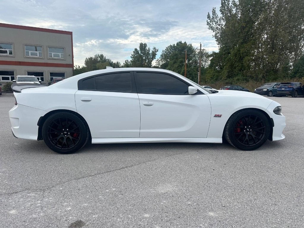 Dodge Charger Vehicle Full-screen Gallery Image 4