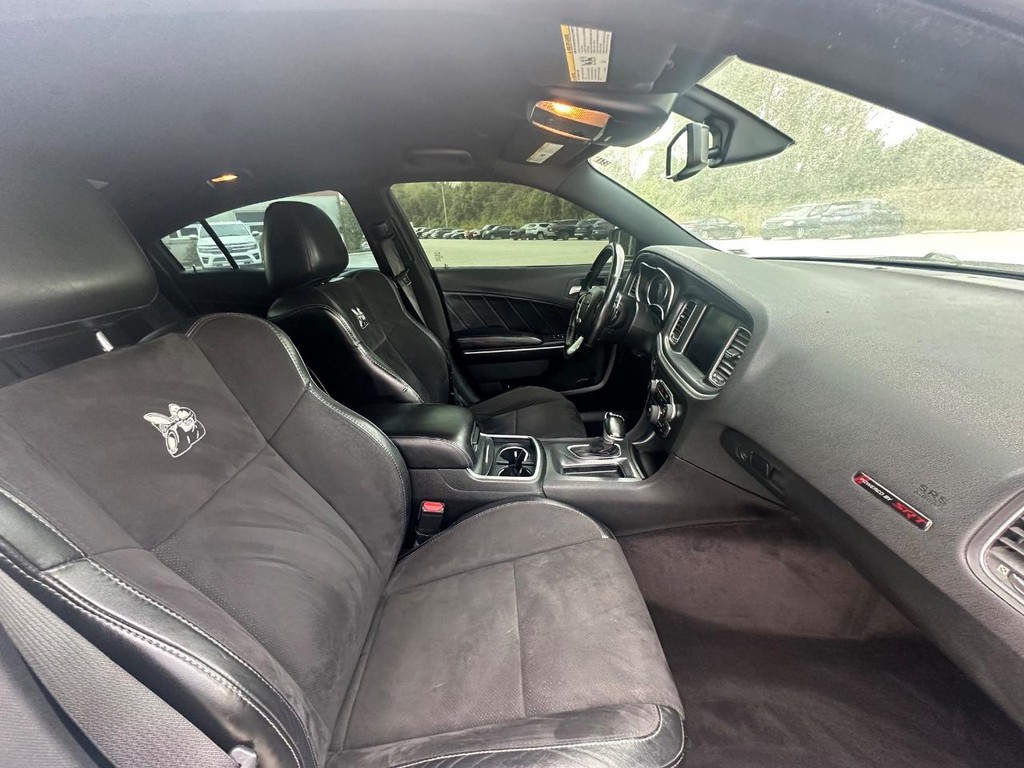 Dodge Charger Vehicle Full-screen Gallery Image 17