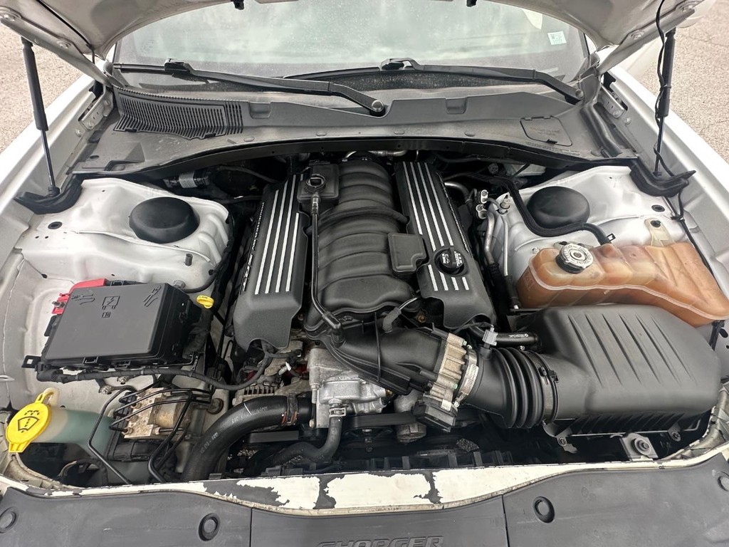 Dodge Charger Vehicle Full-screen Gallery Image 21