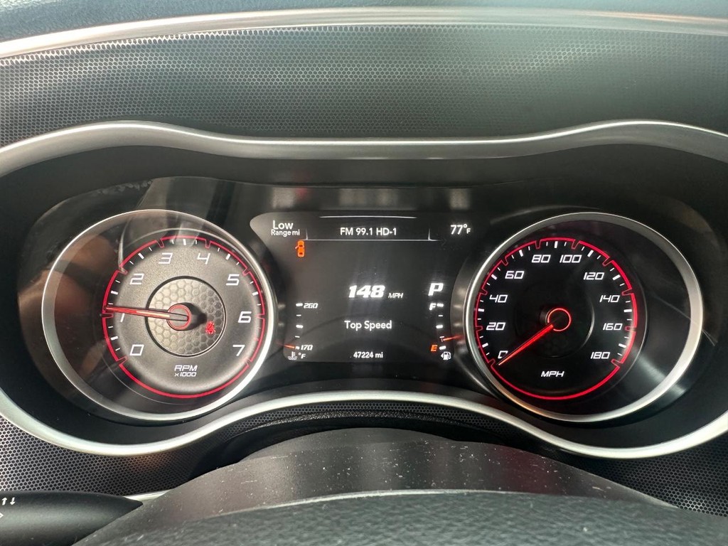 Dodge Charger Vehicle Full-screen Gallery Image 24