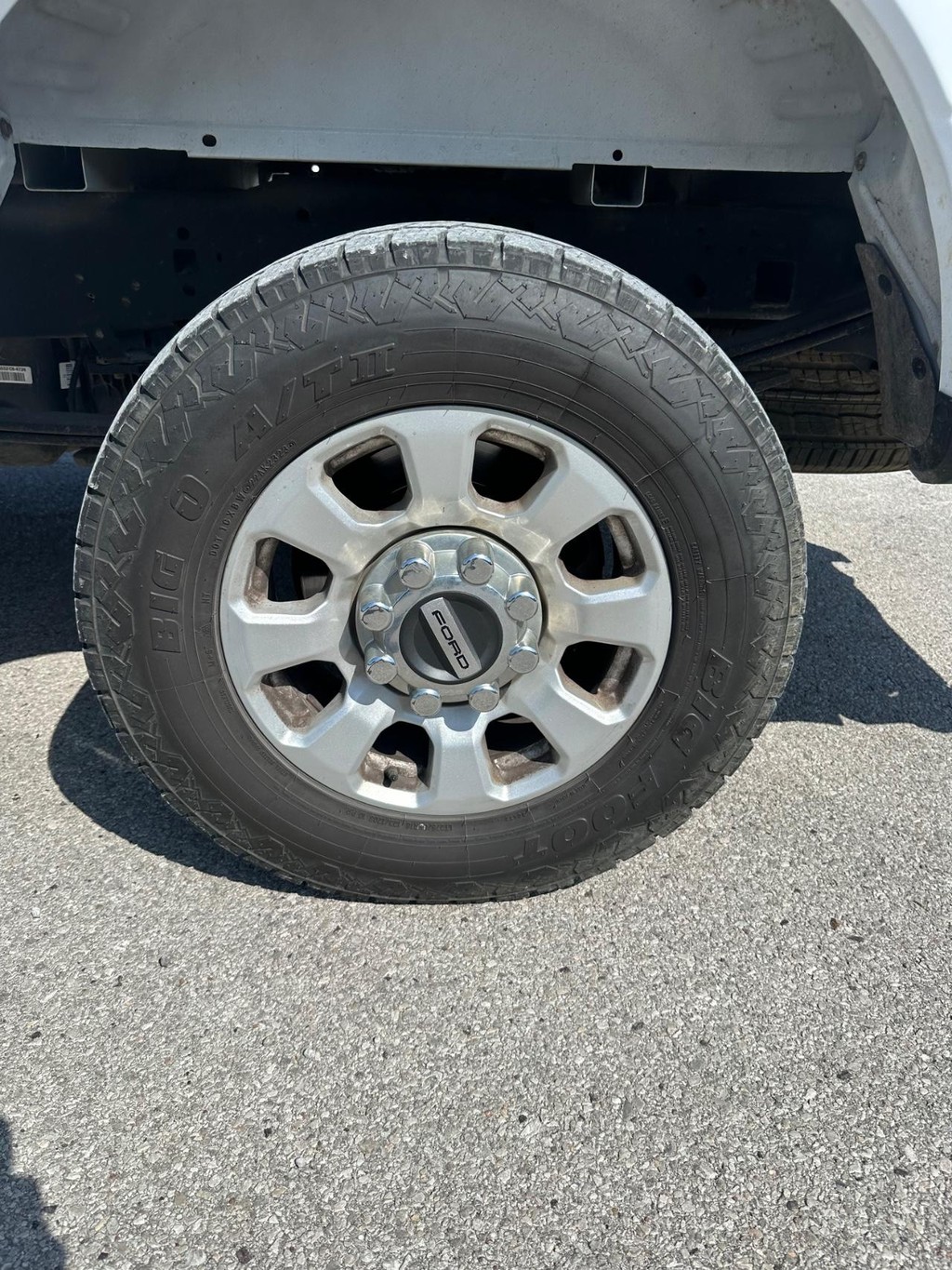 Ford Super Duty F-250 SRW Vehicle Full-screen Gallery Image 9