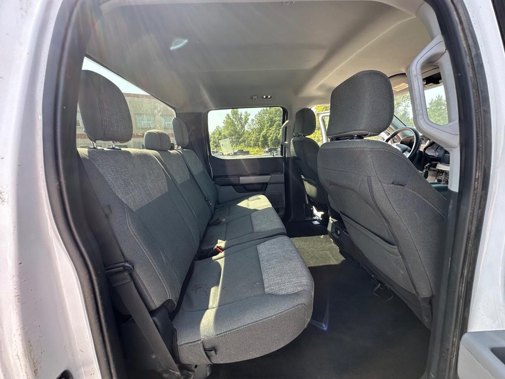 Ford Super Duty F-250 SRW Vehicle Full-screen Gallery Image 11