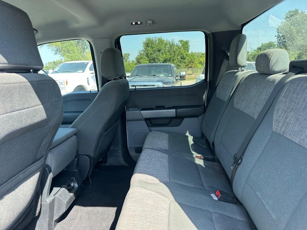 Ford Super Duty F-250 SRW Vehicle Full-screen Gallery Image 12