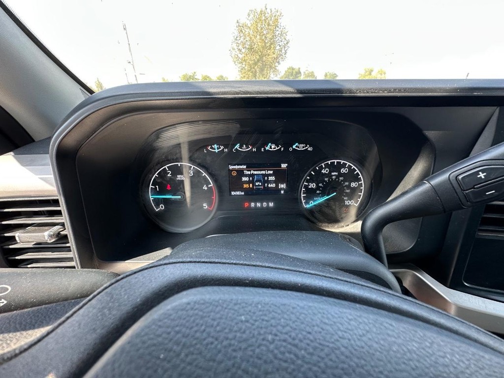 Ford Super Duty F-250 SRW Vehicle Full-screen Gallery Image 18
