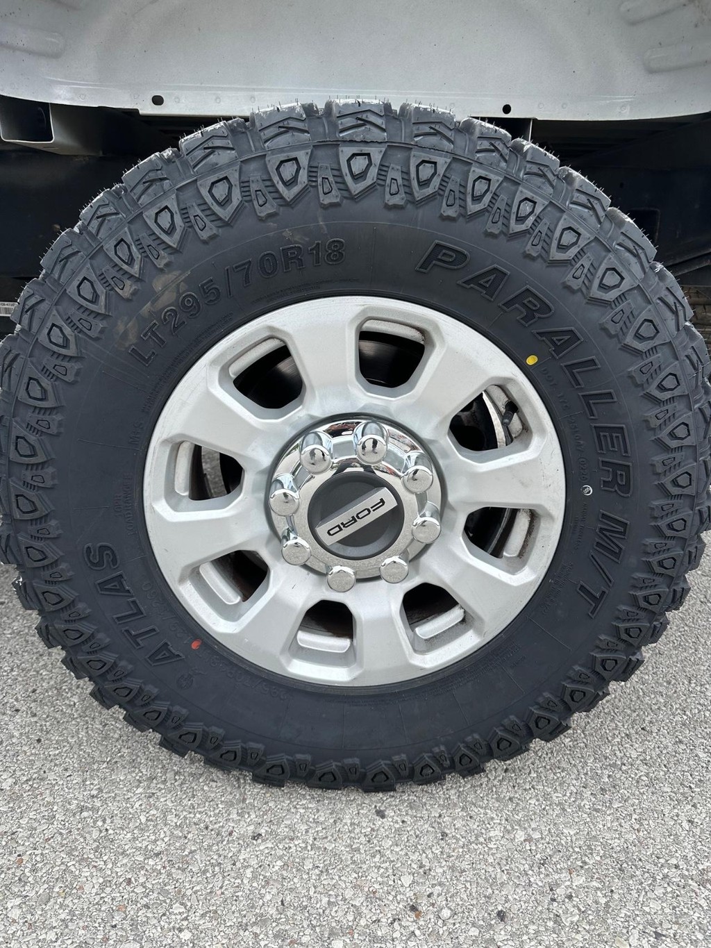 Ford Super Duty F-250 SRW Vehicle Full-screen Gallery Image 20