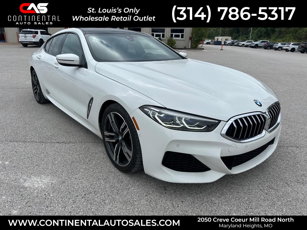 BMW 8 Series Vehicle Full-screen Gallery Image 01