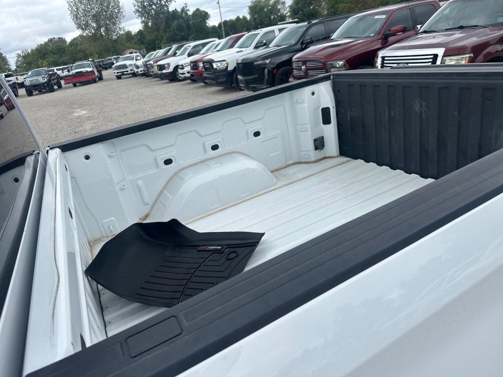 Chevrolet Silverado 1500 Vehicle Full-screen Gallery Image 8