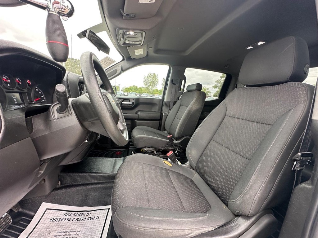 Chevrolet Silverado 1500 Vehicle Full-screen Gallery Image 13