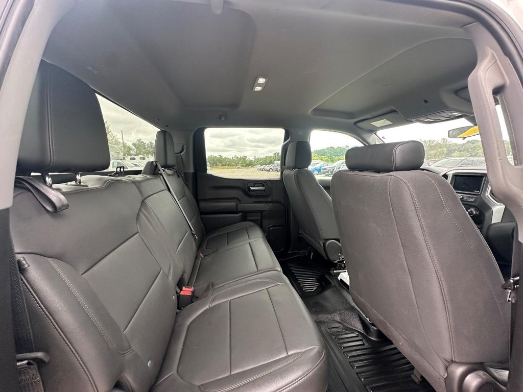 Chevrolet Silverado 1500 Vehicle Full-screen Gallery Image 19