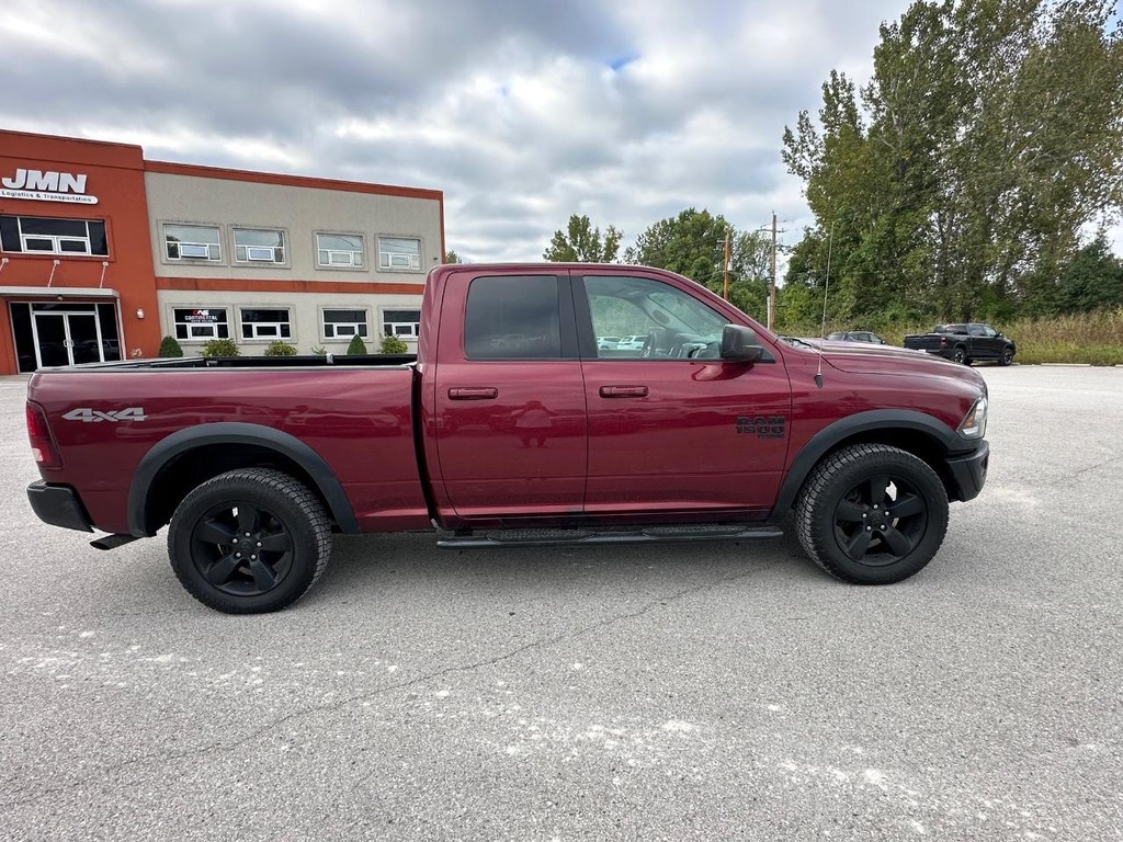 Ram 1500 Classic Vehicle Full-screen Gallery Image 2