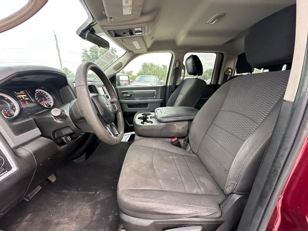Ram 1500 Classic Vehicle Full-screen Gallery Image 14
