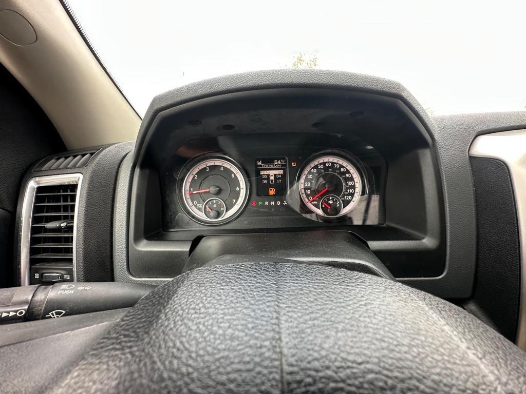 Ram 1500 Classic Vehicle Full-screen Gallery Image 19