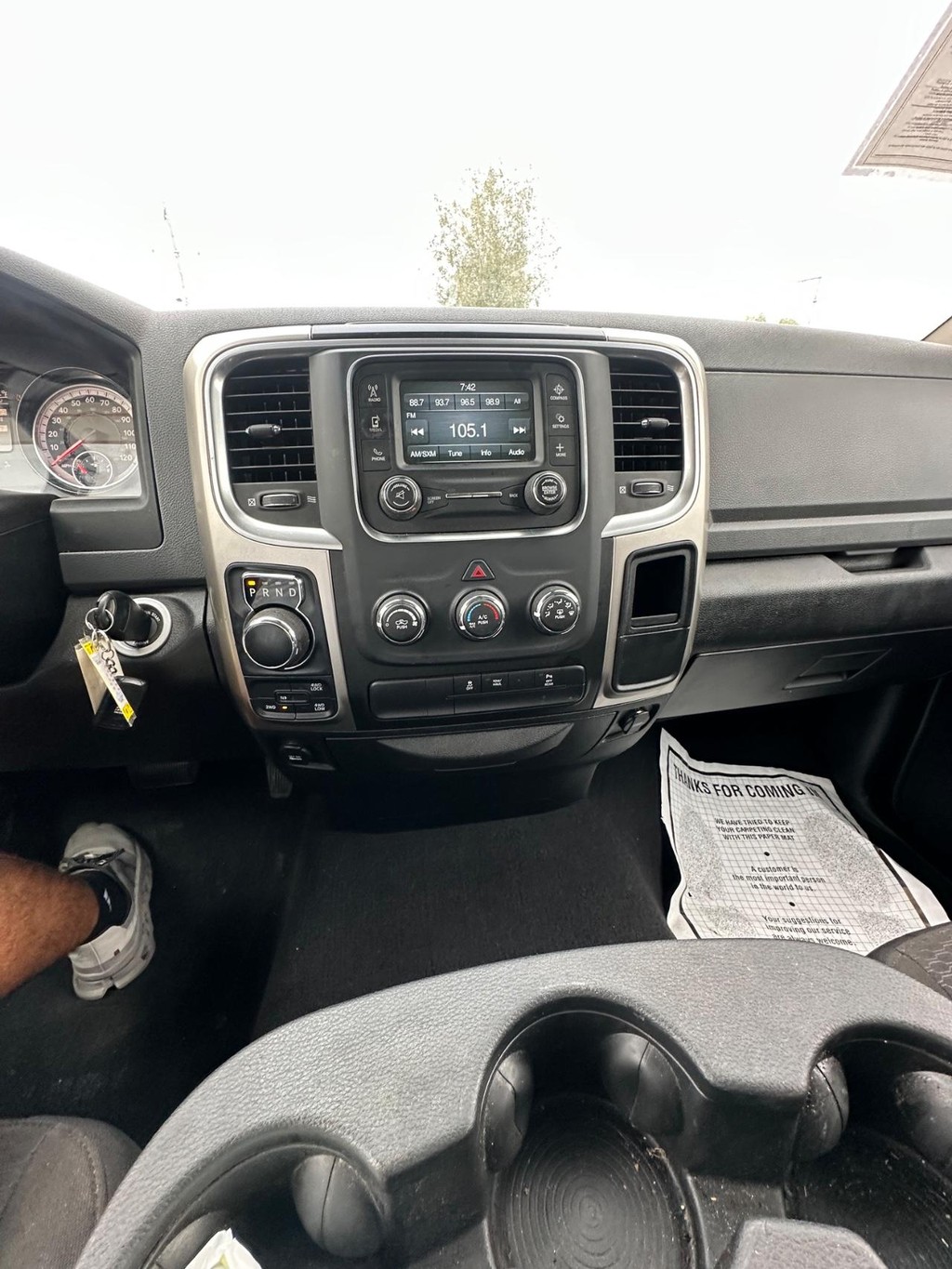 Ram 1500 Classic Vehicle Full-screen Gallery Image 22