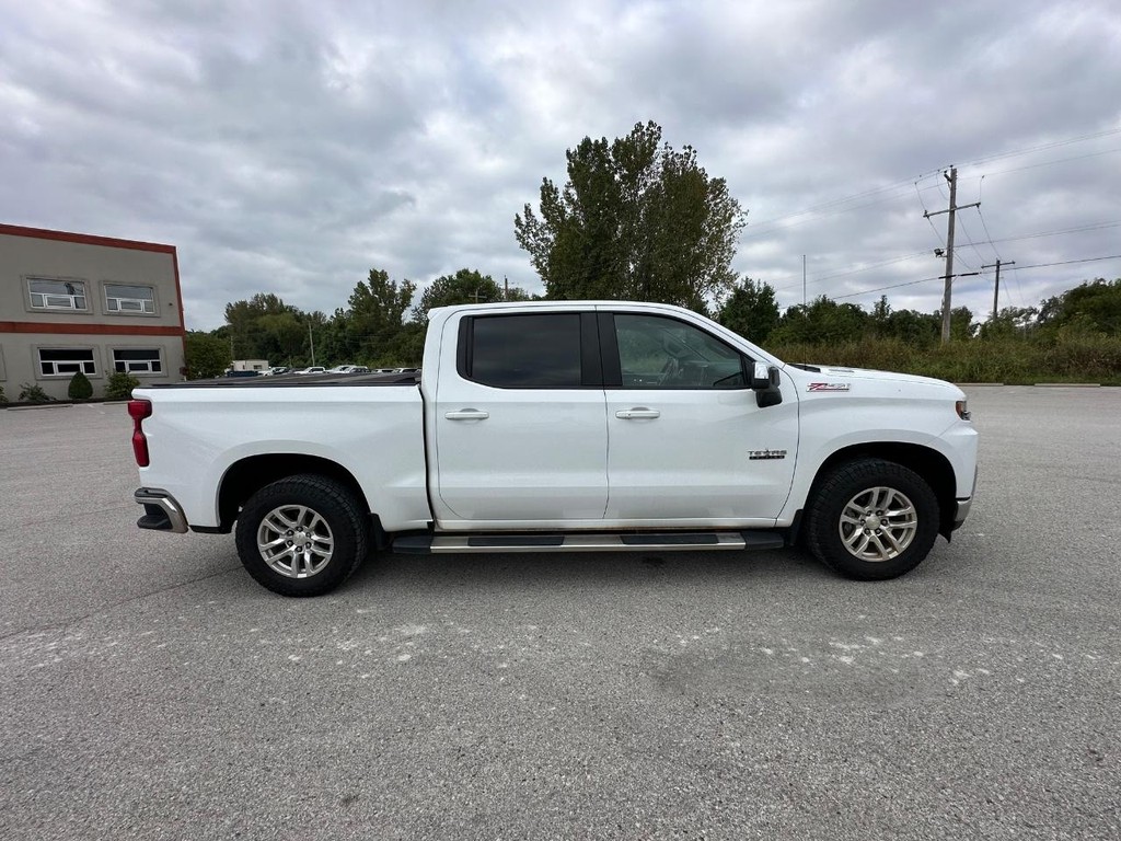 Chevrolet Silverado 1500 Vehicle Full-screen Gallery Image 02