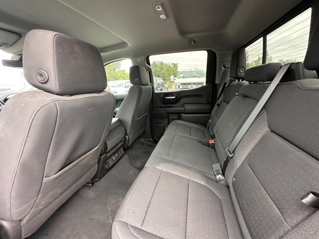 Chevrolet Silverado 1500 Vehicle Full-screen Gallery Image 14