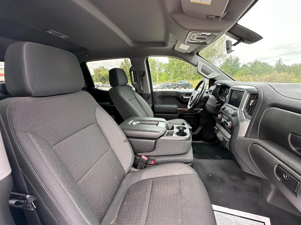Chevrolet Silverado 1500 Vehicle Full-screen Gallery Image 16