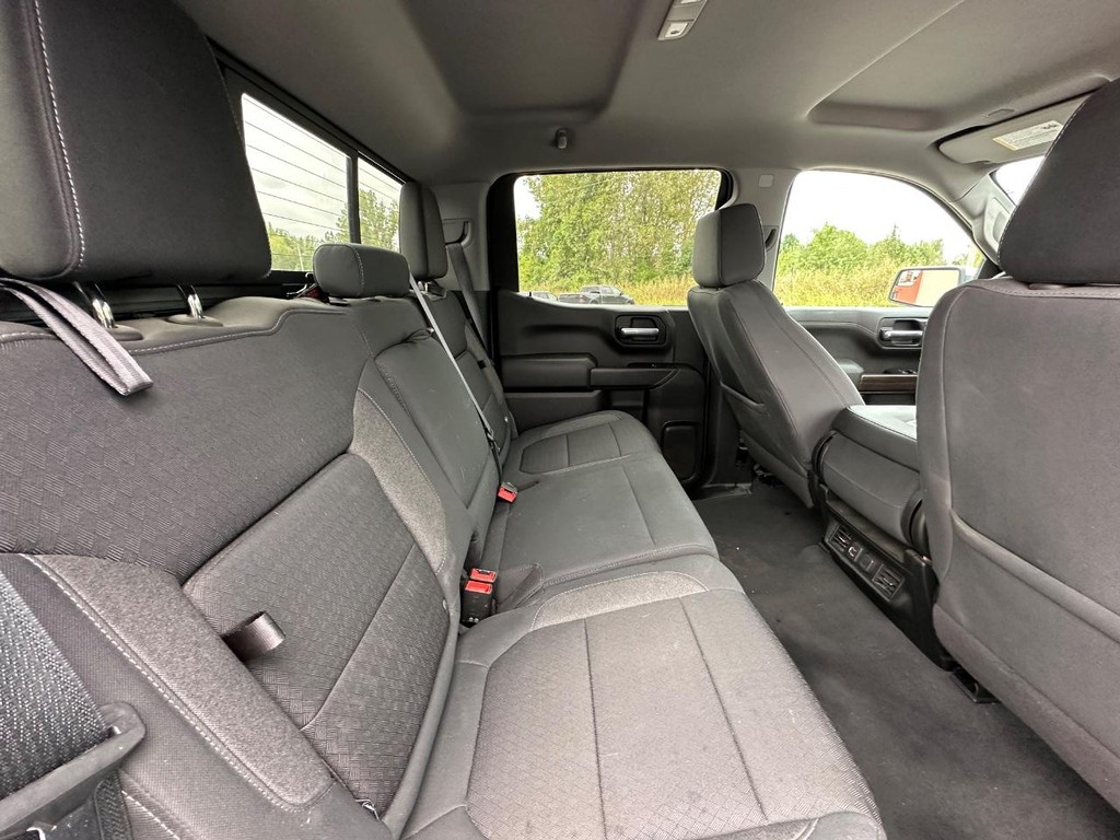 Chevrolet Silverado 1500 Vehicle Full-screen Gallery Image 21