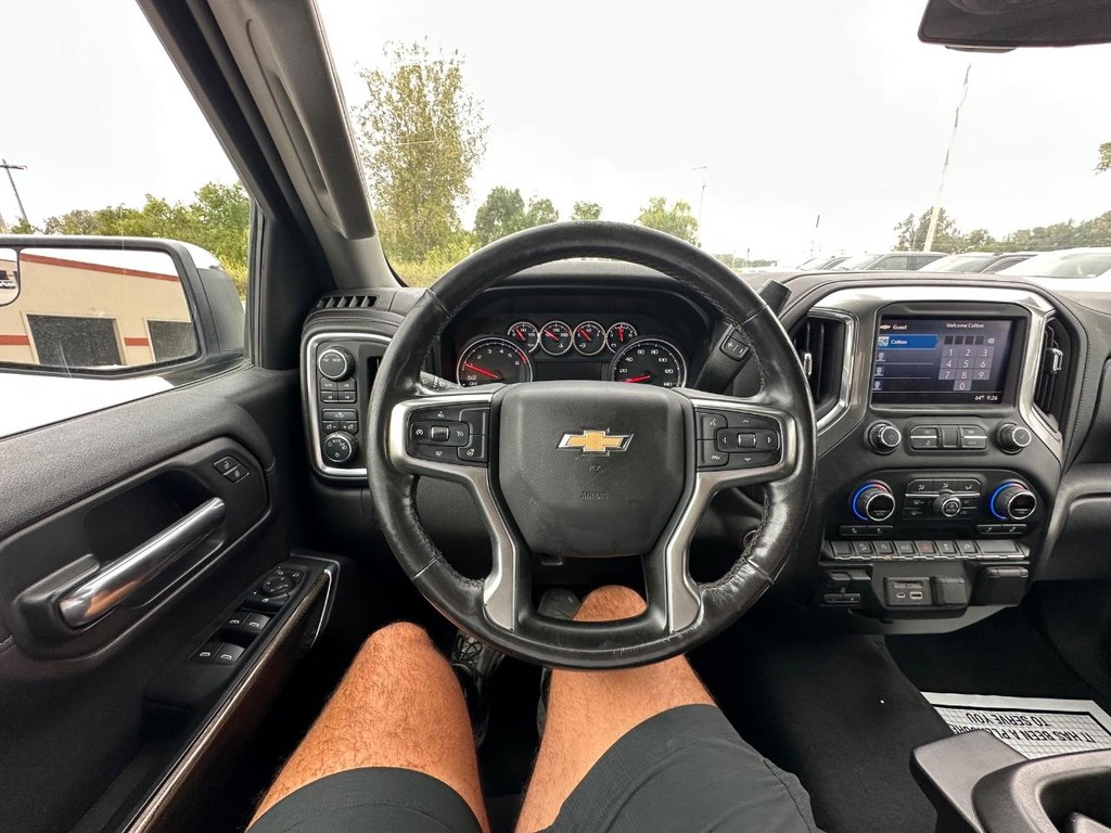 Chevrolet Silverado 1500 Vehicle Full-screen Gallery Image 22