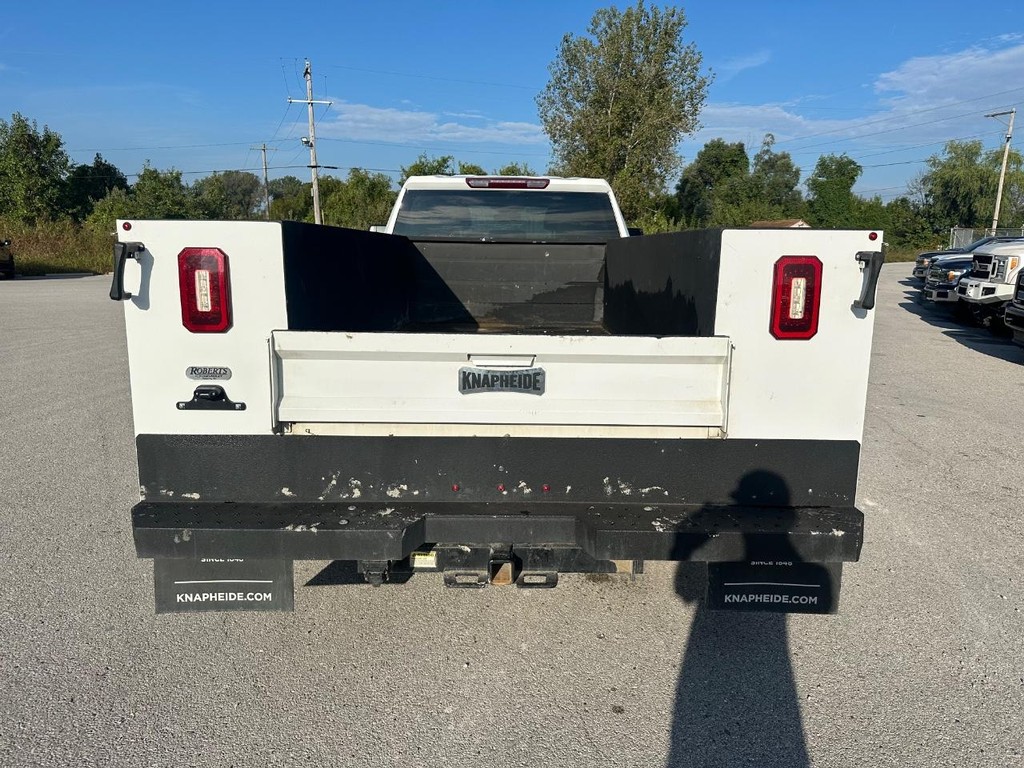 Chevrolet Silverado 3500HD CC Vehicle Full-screen Gallery Image 6