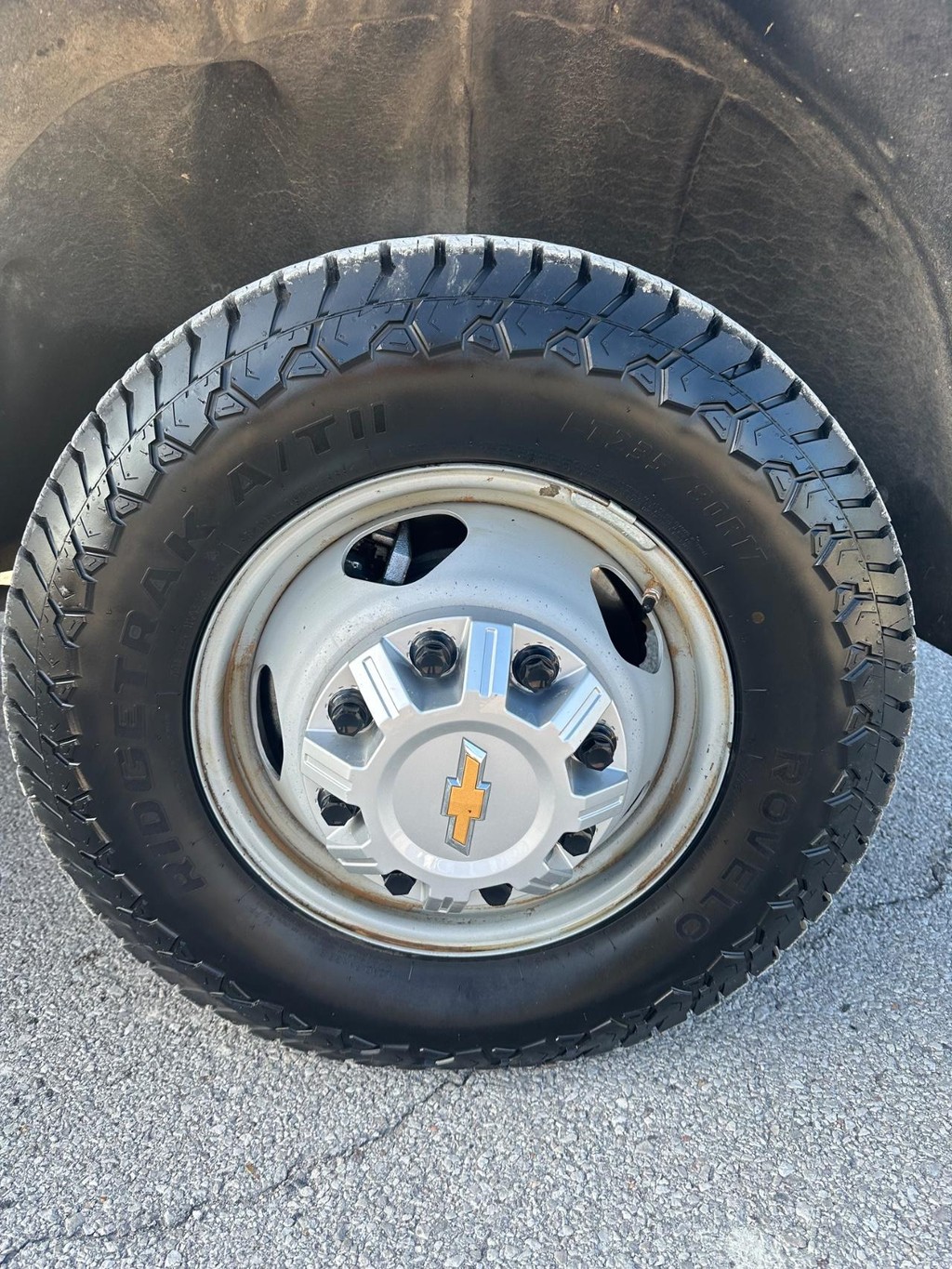 Chevrolet Silverado 3500HD CC Vehicle Full-screen Gallery Image 15