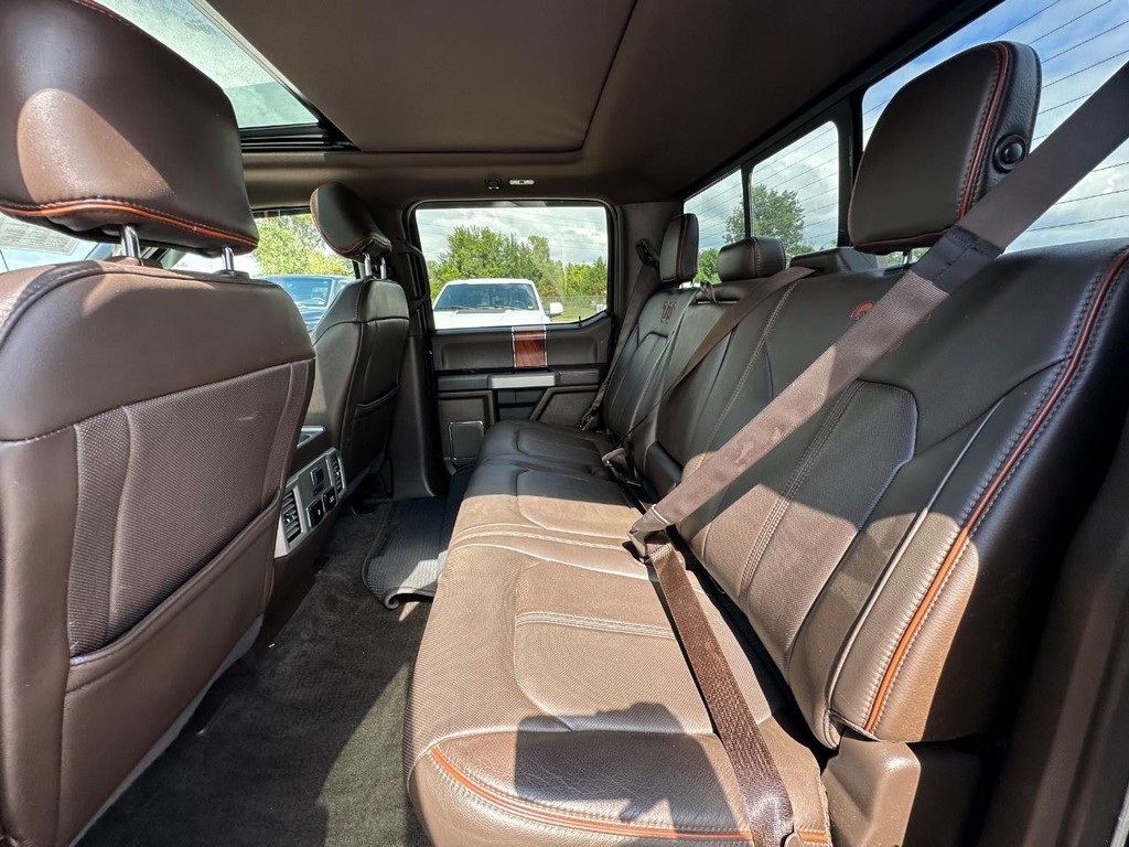 Ford F-150 Vehicle Full-screen Gallery Image 14