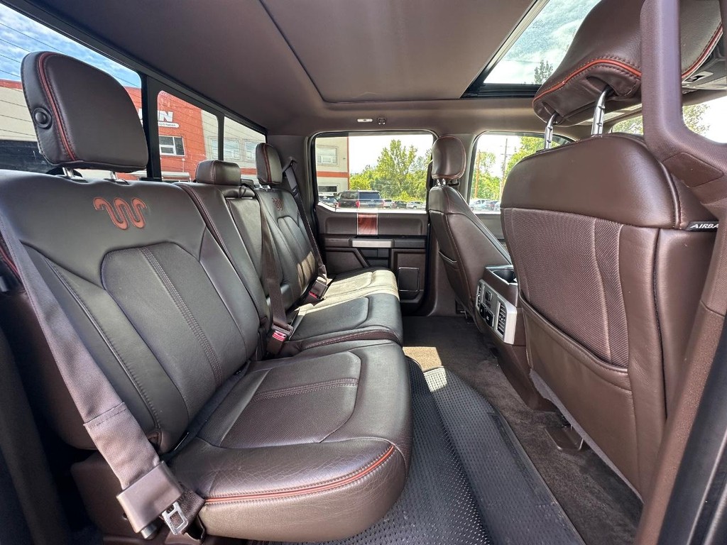 Ford F-150 Vehicle Full-screen Gallery Image 15