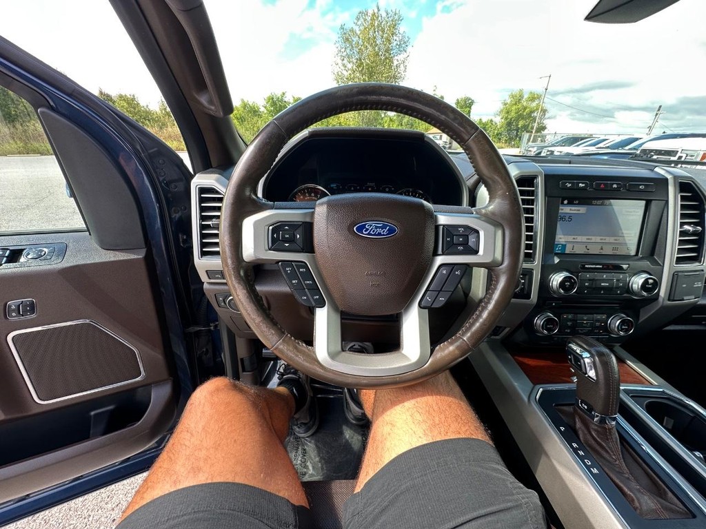 Ford F-150 Vehicle Full-screen Gallery Image 20