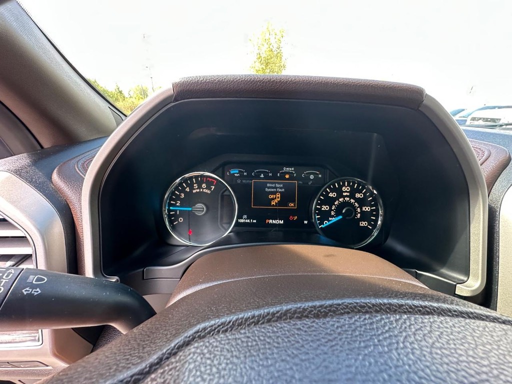 Ford F-150 Vehicle Full-screen Gallery Image 21