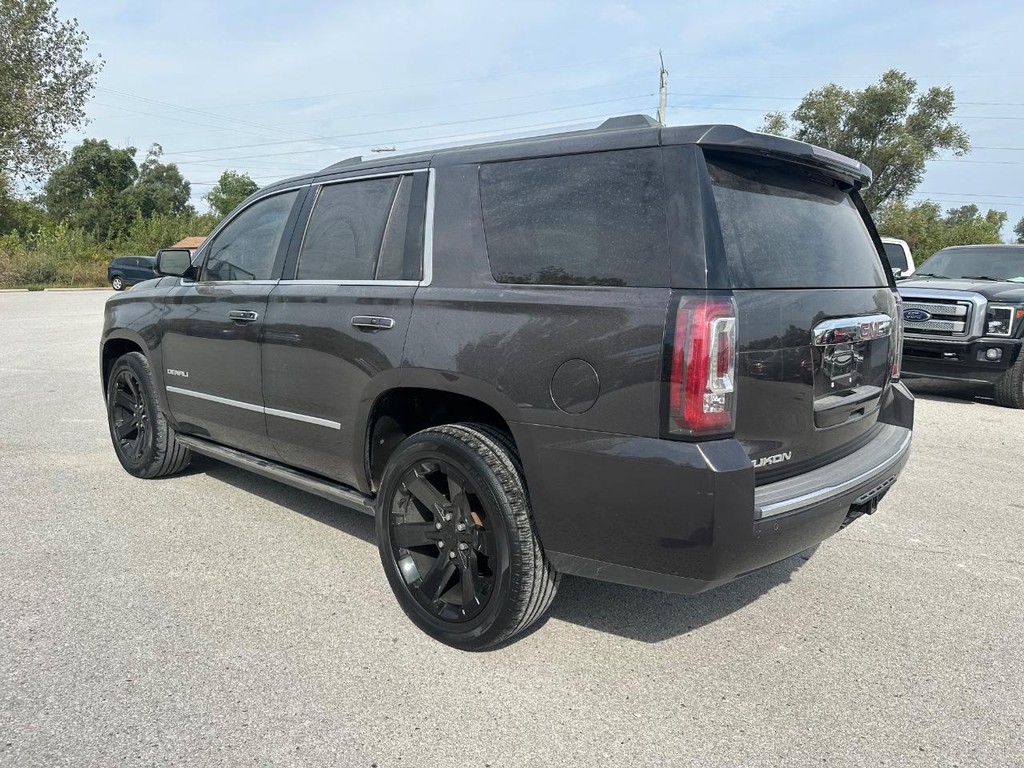 GMC Yukon Vehicle Full-screen Gallery Image 5