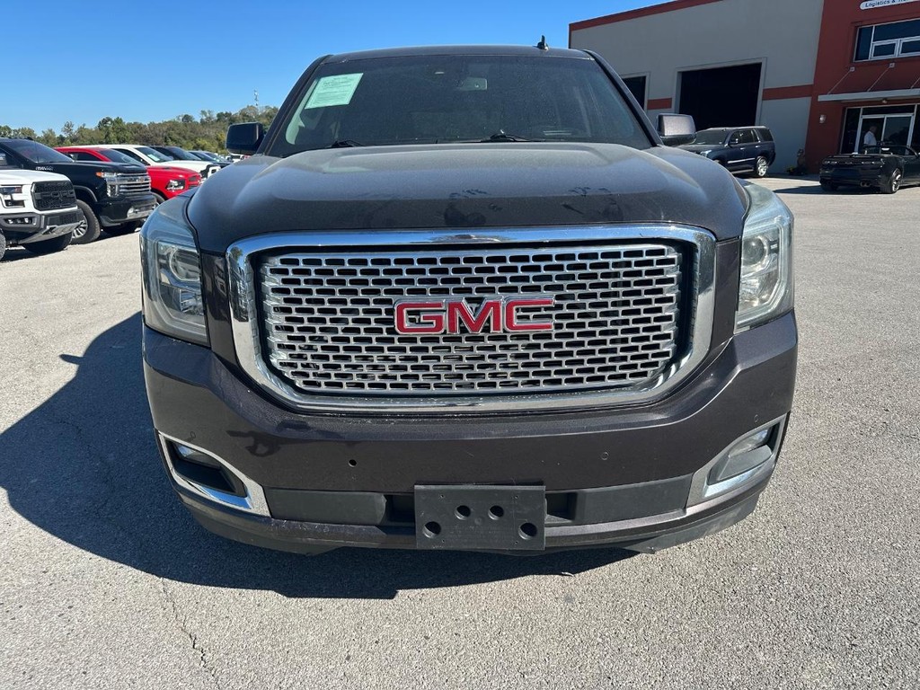GMC Yukon Vehicle Full-screen Gallery Image 6