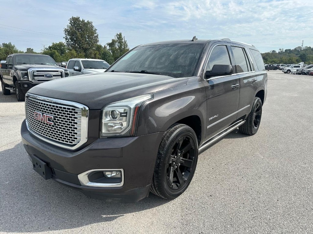 GMC Yukon Vehicle Full-screen Gallery Image 9