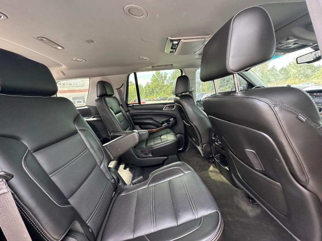 GMC Yukon Vehicle Full-screen Gallery Image 14