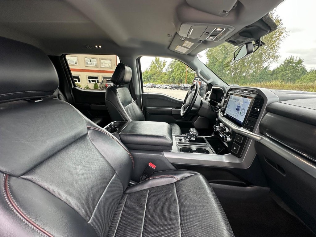 Ford F-150 Vehicle Full-screen Gallery Image 12