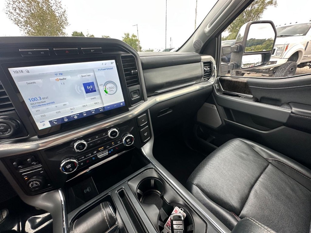 Ford F-150 Vehicle Full-screen Gallery Image 15