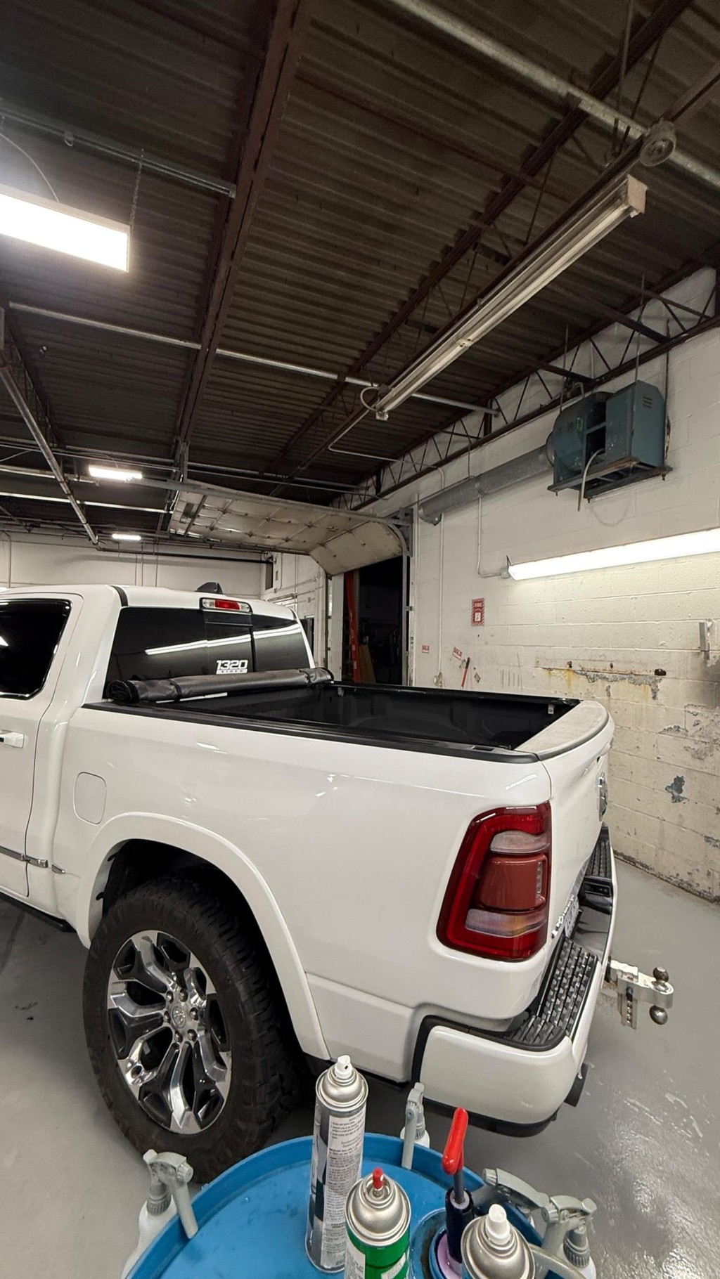 Ram 1500 Vehicle Full-screen Gallery Image 6