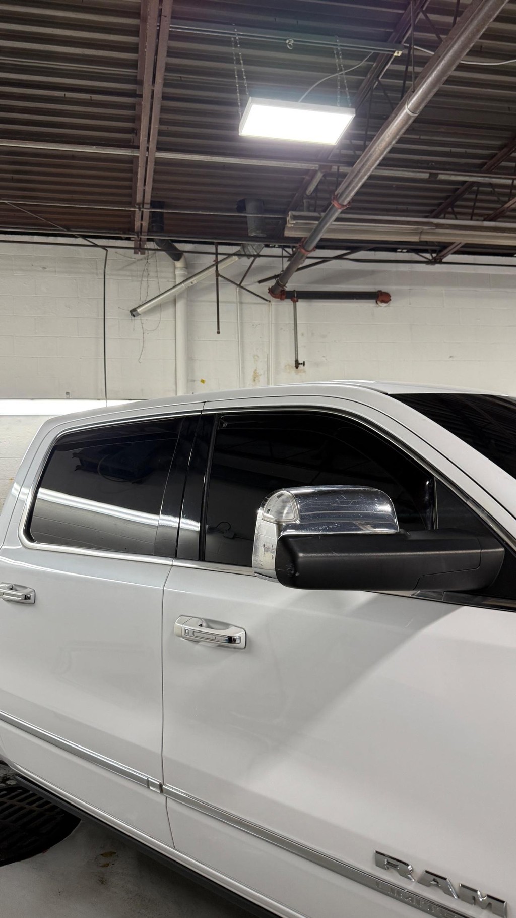 Ram 1500 Vehicle Full-screen Gallery Image 9