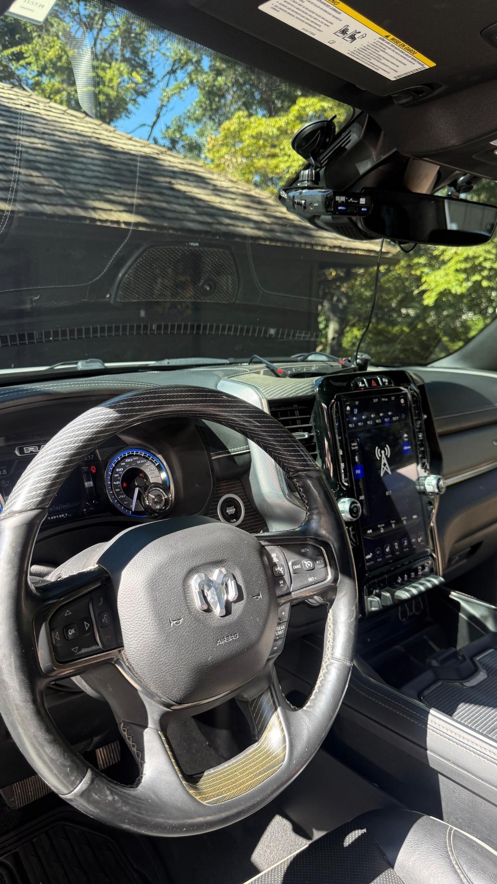 Ram 1500 Vehicle Full-screen Gallery Image 11