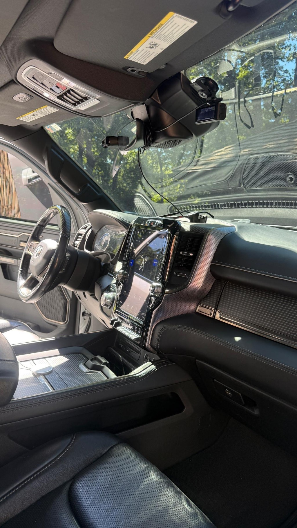 Ram 1500 Vehicle Full-screen Gallery Image 18