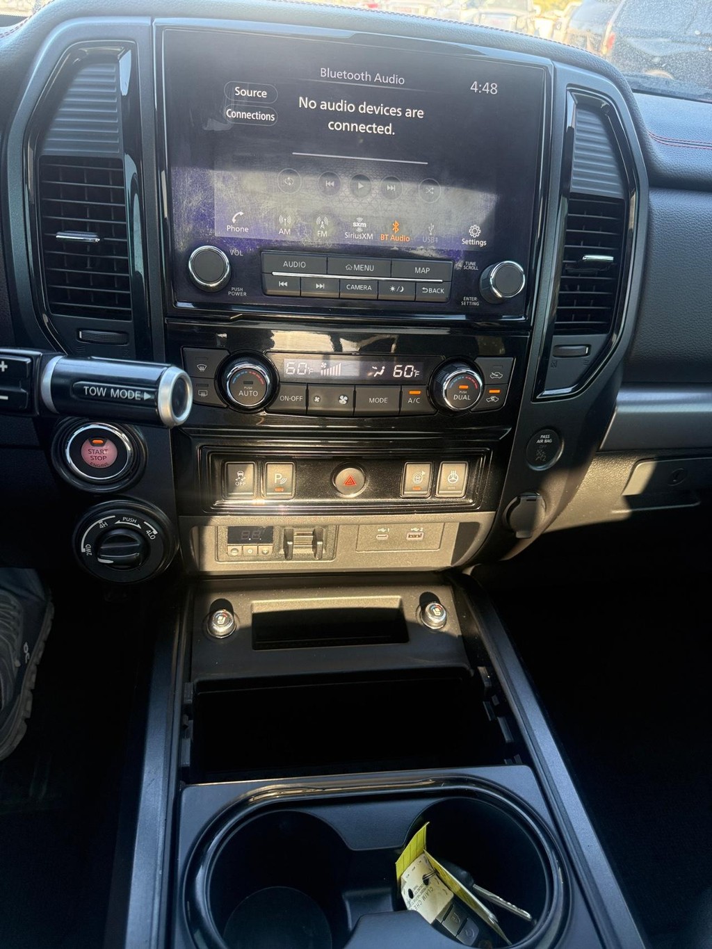 Nissan Titan Vehicle Full-screen Gallery Image 13