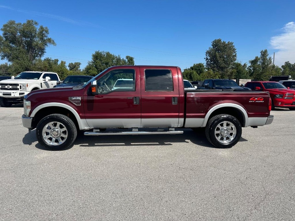 Ford Super Duty F-250 SRW Vehicle Full-screen Gallery Image 9