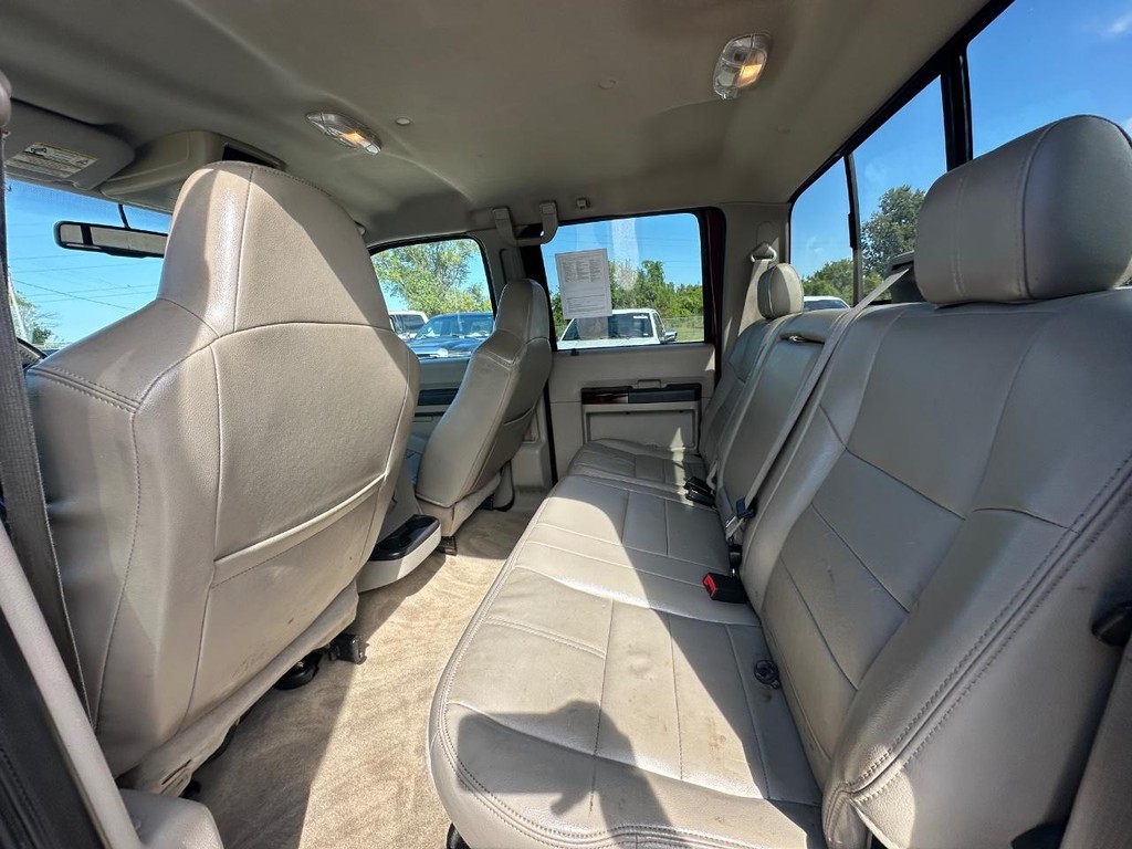 Ford Super Duty F-250 SRW Vehicle Full-screen Gallery Image 15