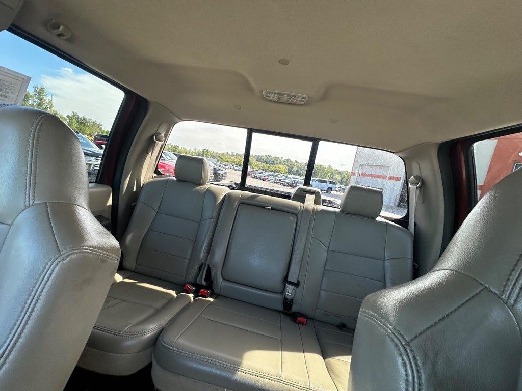 Ford Super Duty F-250 SRW Vehicle Full-screen Gallery Image 19