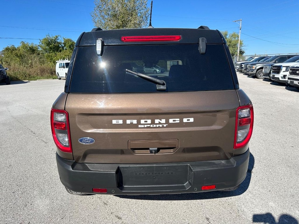 Ford Bronco Sport Vehicle Full-screen Gallery Image 4