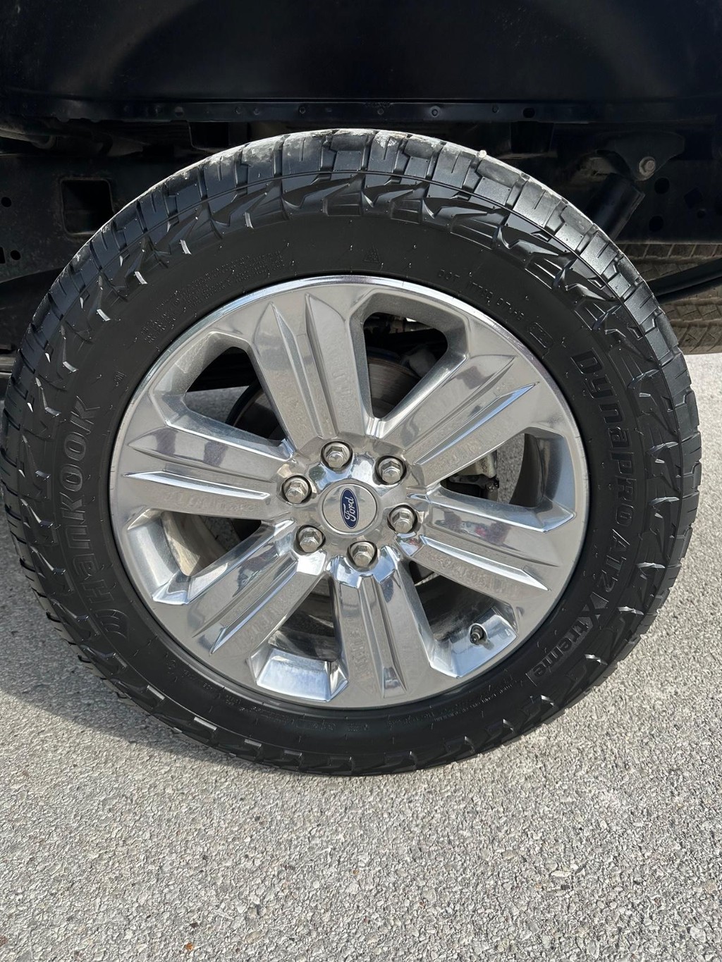Ford F-150 Vehicle Full-screen Gallery Image 8