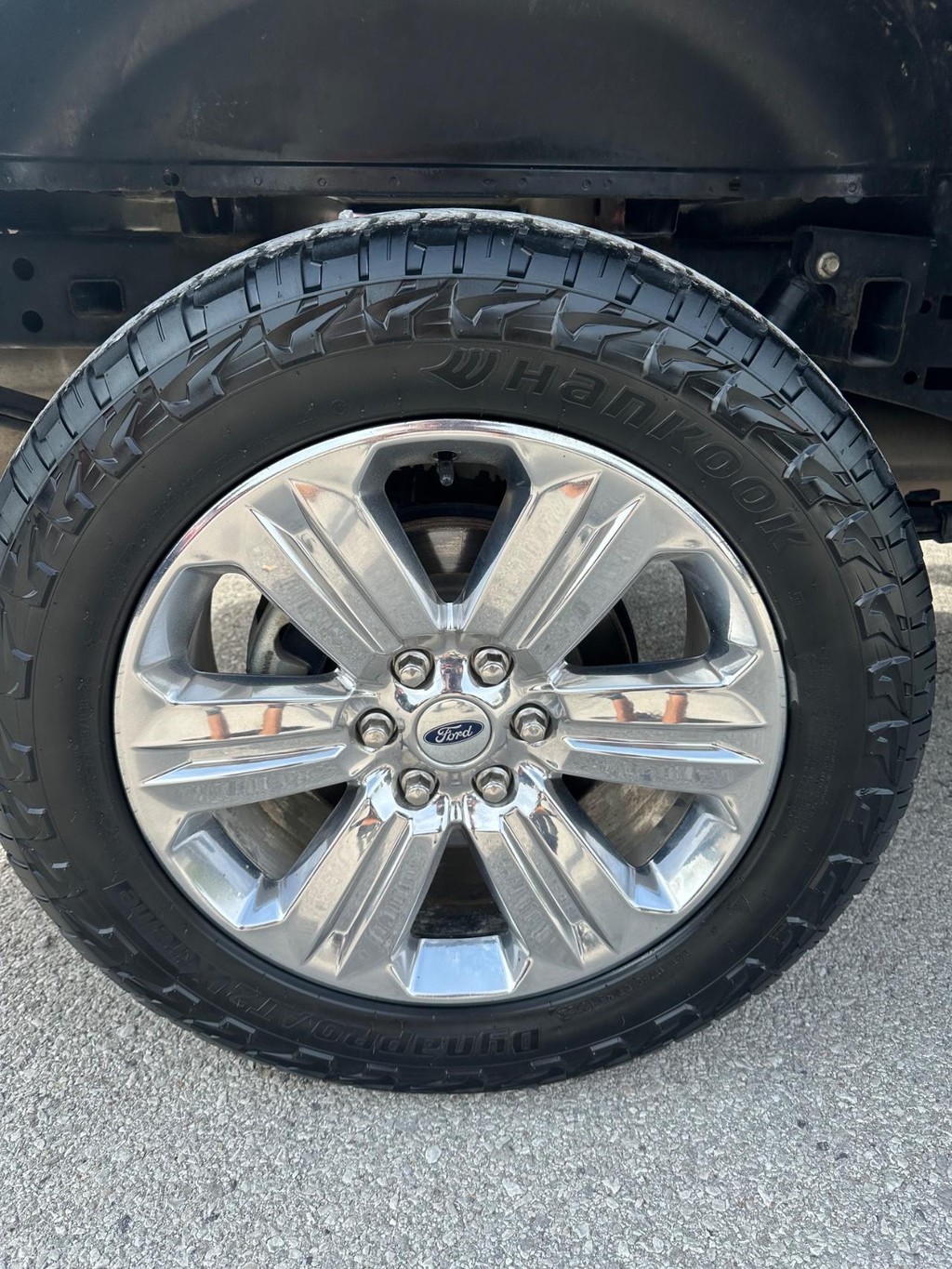 Ford F-150 Vehicle Full-screen Gallery Image 11