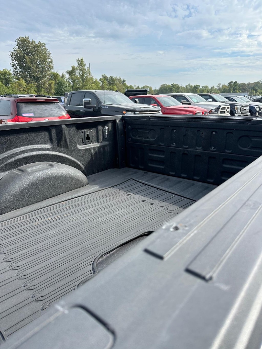 Ford F-150 Vehicle Full-screen Gallery Image 13