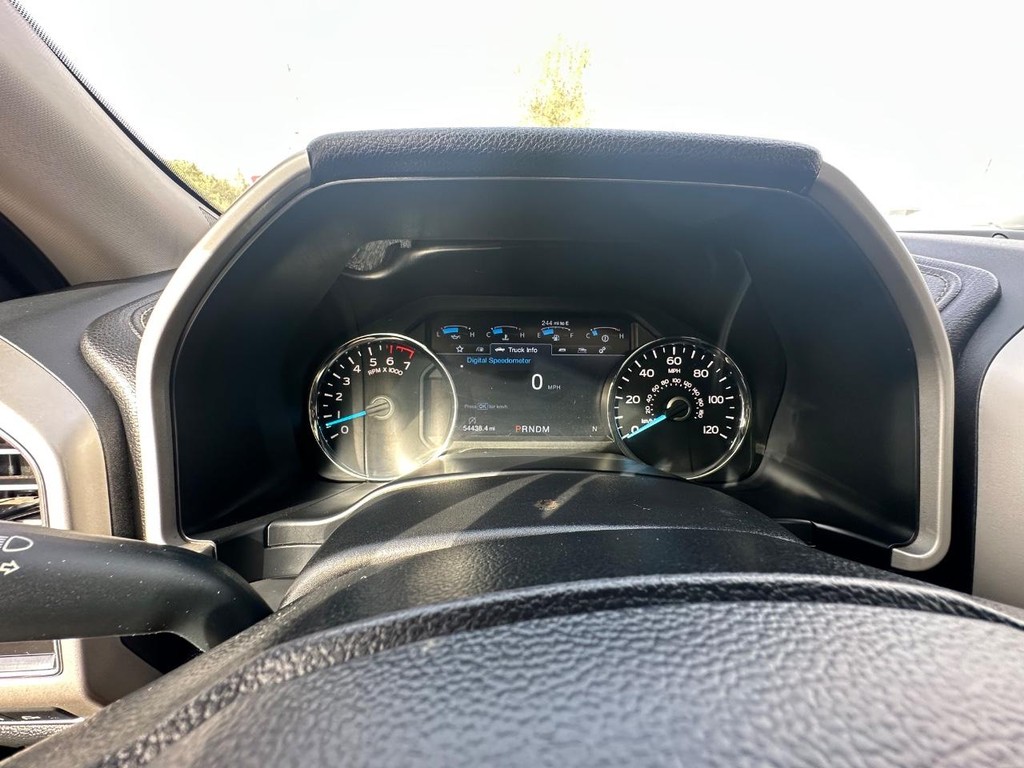 Ford F-150 Vehicle Full-screen Gallery Image 19